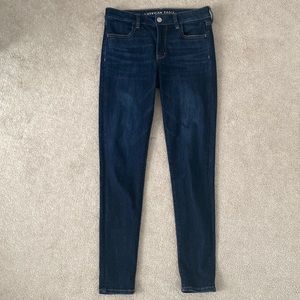 Dark wash American Eagle Jeggings